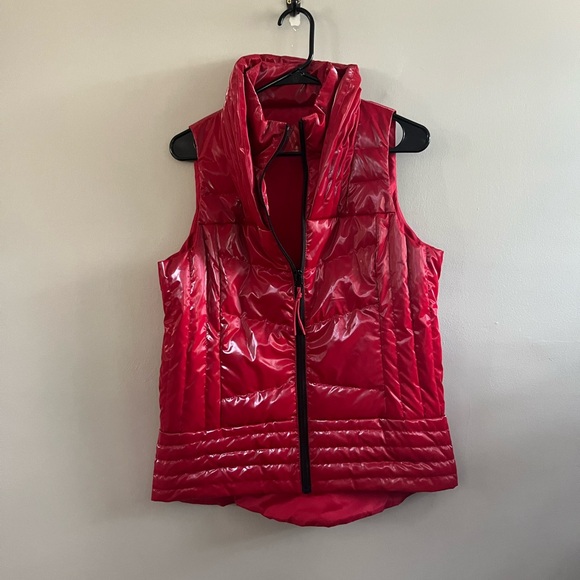 Anorak The Stitched Fashion Puffer Vest Red Vinyl woman’s Small - Picture 2 of 6